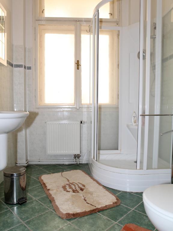 7K - Apartmany Lazenska Karlovy Vary Ruang foto