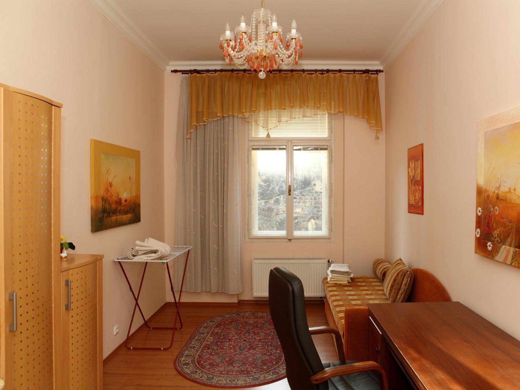 7K - Apartmany Lazenska Karlovy Vary Bagian luar foto